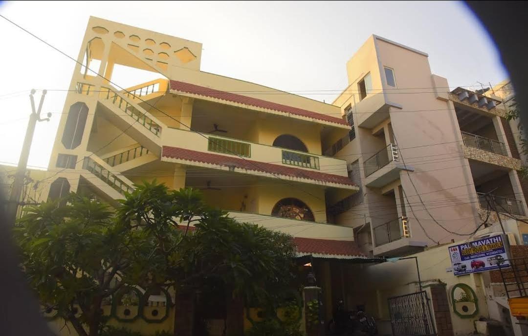 Padmavathi Family Guest House Βιζαχαπατνάμ Εξωτερικό φωτογραφία